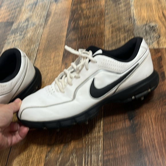 Nike White and Black Mens Golf Shoes - Picture 7 of 8